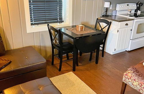 Mackinaw City Cottage | "Cedar"- Mackinaw City cottage. Walking distance to town!