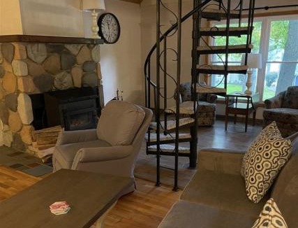 Canadian Lakes House | Cedar Shores Retreat