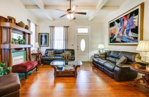Albany House | Central Albany Home with Covered Porch & Patio!