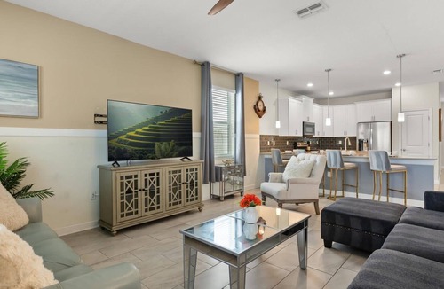 Davenport House | ChampionsGate Family Home—Pool, Hot Tub & Cinema