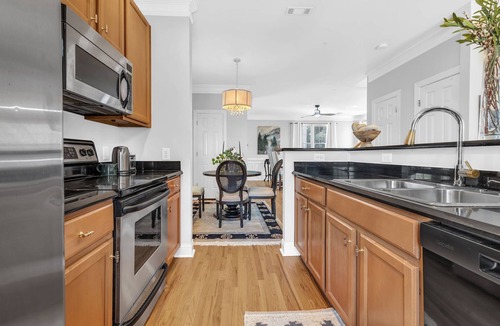Summerhill House | Charleston-Style Downtown Retreat