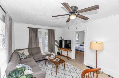 Sanford Apartment | Charming 1-Bedroom Apartment in Historic Sanford – Ideal for Long-Term Stays