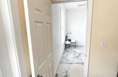 DeLand Hotel | Charming 1-bedroom hotel with WiFi, AC in wonderful DeLand
