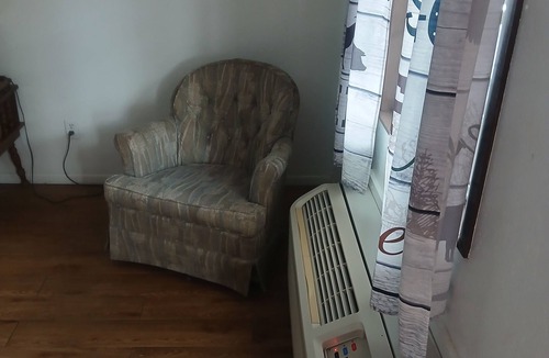 Mayo Hotel | Charming 1-bedroom hotel with AC, WiFi in delightful Mayo
