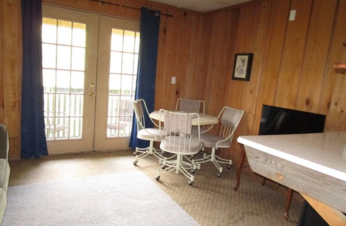 Mayo Hotel | Charming 1-bedroom hotel with AC, WiFi in delightful Mayo