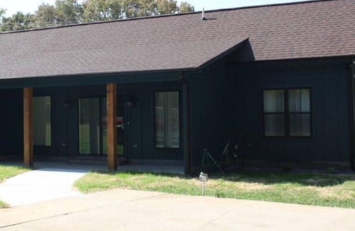 Sarah House | Charming 2-bedroom ,2-bath house in delightful Courtland with AC, WiFi.