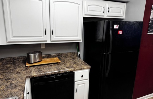 Tuscaloosa Apartment | Charming 2-bedroom 2-bathroom 3 Miles away from The University of Alabama