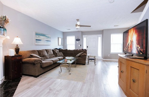 Decatur House | Charming 2-bedroom townhome in Decatur with AC, WiFi
