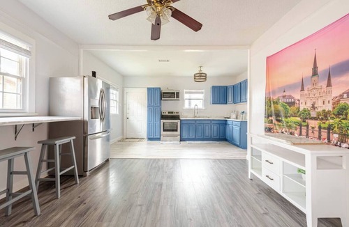 Whitney House | Charming 2-bedroom house in lively New Orleans with AC, WiFi