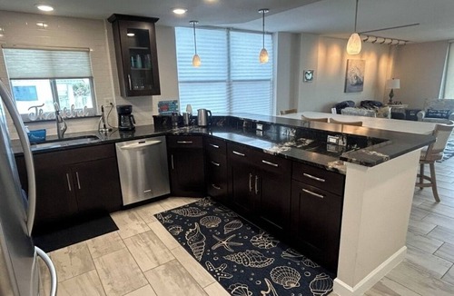 Roberta Heights Condo | Charming 2-bedroom condo in wonderful Ormond Beach with pool, WiFi, Smart TVs