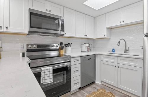 Auburn House | Charming 2BR/2BA Condo - Steps from Auburn Campus