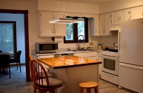 Mount Pleasant House | Charming 3-bedroom home in Mt Pleasant near colleges, Casino and children parks