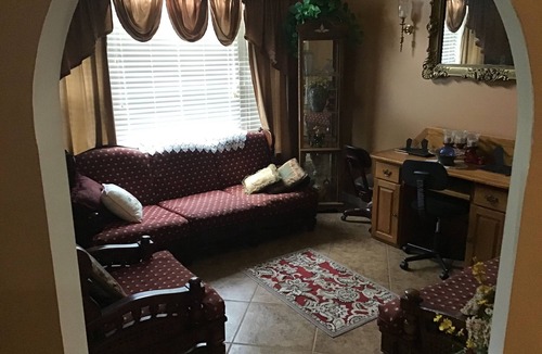 Benton House | Charming 3-bedroom 2.5 bath house in pleasant Yazoo City with plenty of space