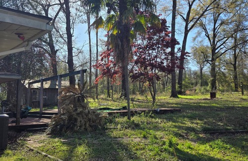 Escambia County Other | Charming 3-bedroom farmhouse with AC, fitness room in delightful Century