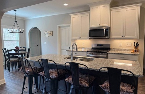 Auburn House | Charming 3-bedroom Gameday House in Auburn!