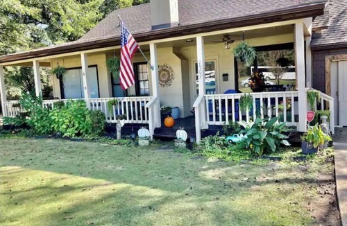Tuscaloosa House | Charming 3 bedroom home downtown Northport, Near Tuscaloosa U of A campus