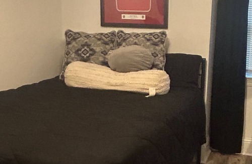 LaPlace House | Charming 3-bedroom house in LaPlace with AC, WiFi