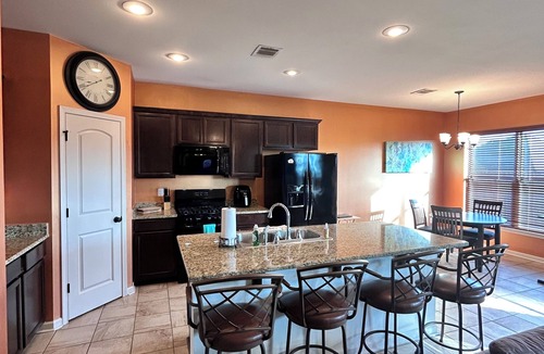 Crown Point House | Charming 3-bedroom house with AC 15 minutes outside the city.