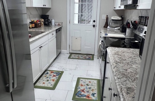 Palatka House | Charming 3-bedroom house with WiFi in peaceful downtown Palatka near river.