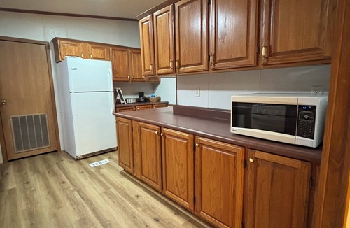 Bryant House | Charming 3-bedroom mobile home on a private lot in Bryant, AR