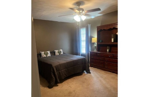 Cullman House | Charming 3 Bedroom with Hot Tub in city limits.