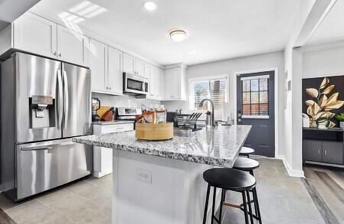 Candler-McAfee House | Charming 3BR | Near Emory & Decatur | King Bed