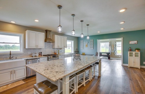 Cadillac House | Charming 5-bedroom Cadillac Retreat W/Private Hot Tub Shared Basketball Court