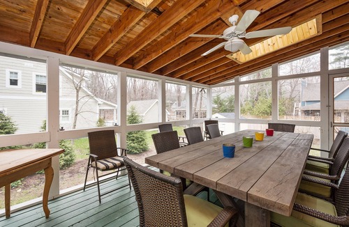 New Buffalo House | Charming 8 Bedroom Home And Coach House ~ Great for Summer Getaways!