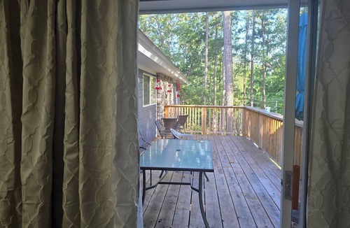 Malvern House | Charming Blue Horizen 4-bedroom house with AC in quite neighborhood in Malvern