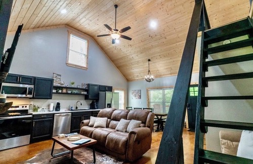 Mentone Cabin | Charming Cabin in Midtown Mentone