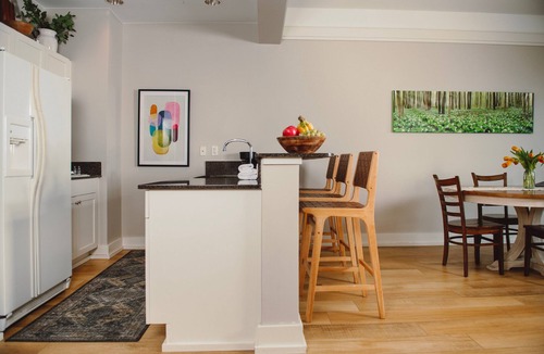 Bay Harbor Condo | Charming Captain Suite 204 in Bay Harbor, perfect for couples with a cozy vibe.