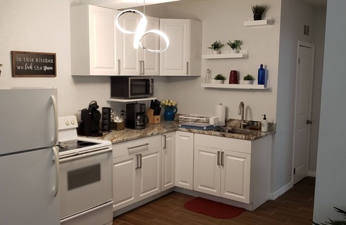 Sanford Apartment | Charming Caribbean 1-bedroom roomy Apartment in amazing Downtown Sanford
