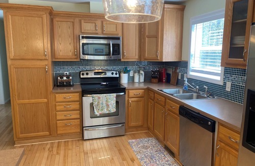 Shelby Cottage | Charming Cottage Luckyville with access to Lake Michigan