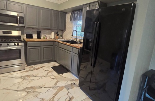 Gunter Afs House | “Charming & Cozy Home - 3 Min to VA + Downtown”