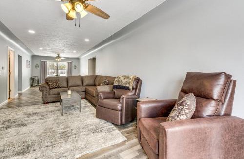 Curtis House | Charming Curtis House: Large Deck w/Lake View!