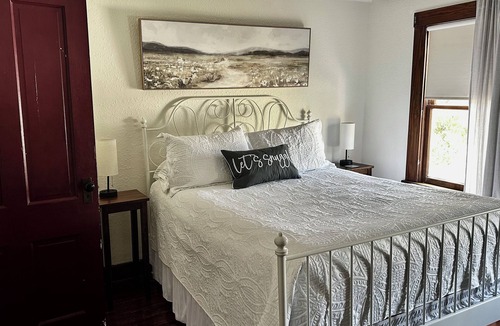 Mount Dora House | Charming Downtown-Upper Level Duplex