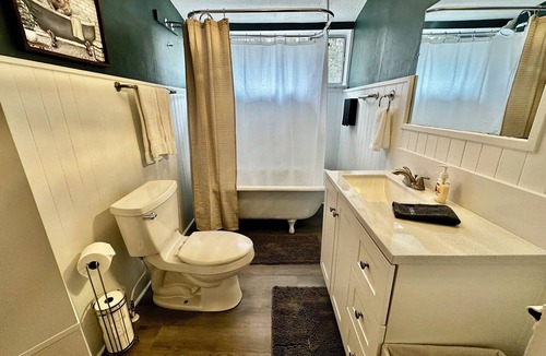 Mount Dora House | Charming Downtown-Upper Level Duplex