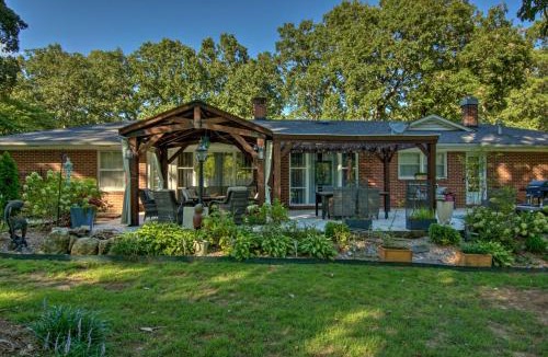 Florence House | Charming Florence Getaway w/Fireplace & Grill!