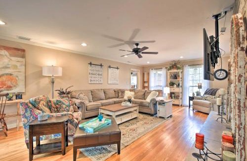 Florence House | Charming Florence Getaway w/Fireplace & Grill!