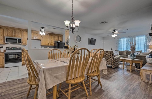 Gulfport Cottage | Charming Gulfport Escape: Half-mile to Beach!