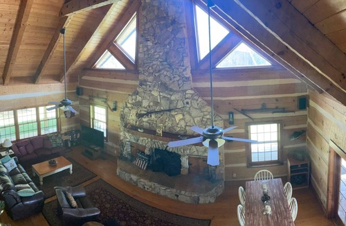 Paisley Cabin | Charming lakefront cabin in welcoming Paisley