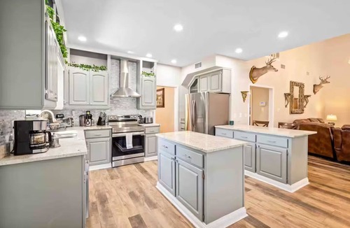 Daphne House | Charming Luxury Family Home