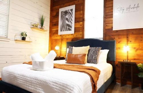 St. Augustine House | Charming Oasis - Ultimate Rustic Getaway!