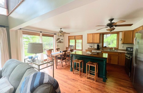 Suttons Bay House | Charming Omena house. Close to beach, Suttons Bay, Northport. A/C. Pet okay.