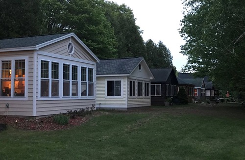 Charlevoix Cottage | Charming, quiet lakefront cottage