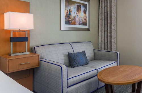 East Point Hotel | Charming Room Near GICC -1.1mi | Pets Allowed, Free Airport Shuttle, Pool