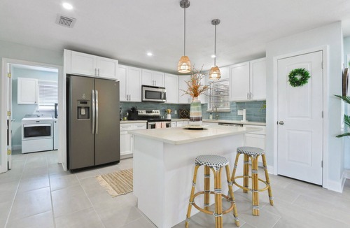 Long Beach House | Charming, STOCKED, coastal cottage in Long Beach w/pool, outdoor bar, LOCATION