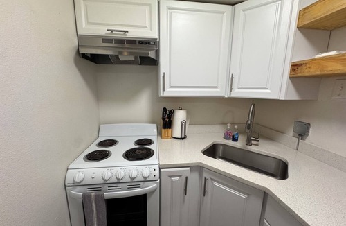 Capital View Apartment | Charming studio with AC in the heart of Little Rock