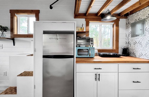 Northwest Pensacola Cabin | Charming Tiny House Retreat in Pensacola - Relax, Explore, Enjoy!