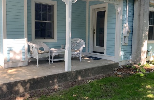 Leland Cottage | Charming updated cottage in the heart of Leland. Walk to all the attractions!